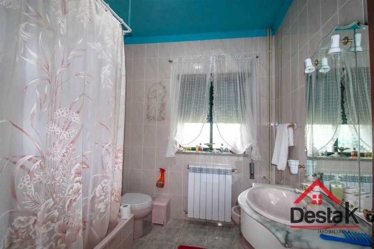 Moradia T4 para Arrendamento em Pinho Foto 10