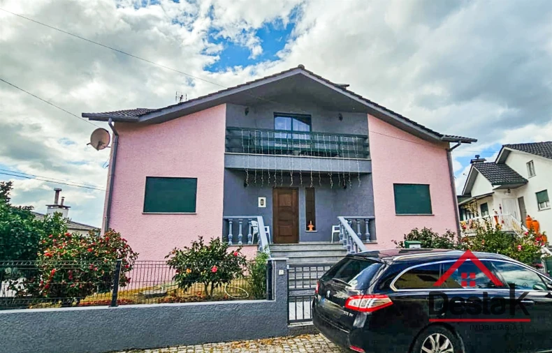 Moradia T4 para Arrendamento em Pinho Foto 2