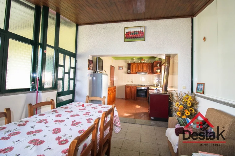 Moradia T4 para Arrendamento em Pinho Foto 15