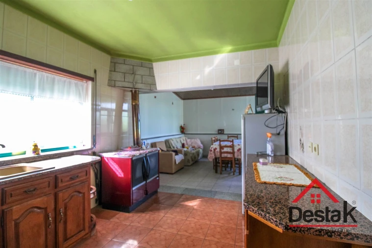 Moradia T4 para Arrendamento em Pinho Foto 14