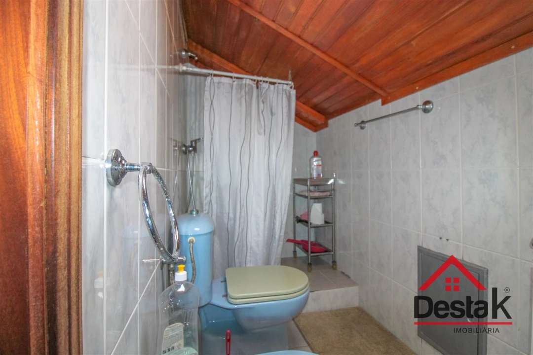 Moradia T4 para Arrendamento em Pinho Foto 18