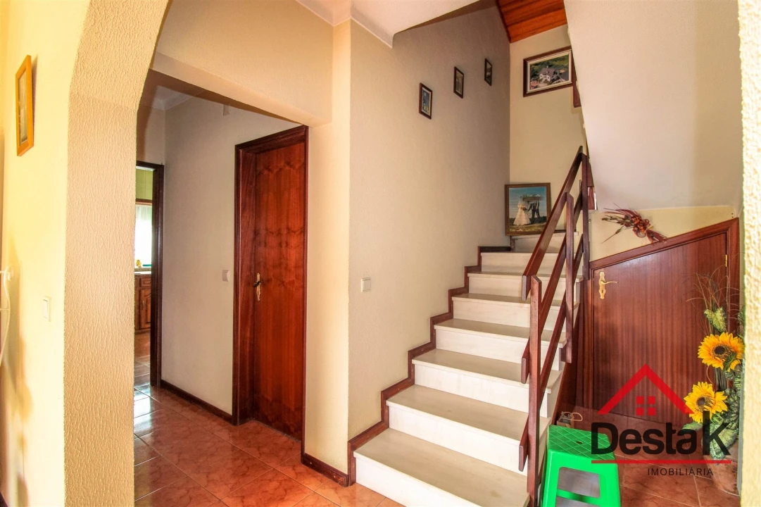 Moradia T4 para Arrendamento em Pinho Foto 6