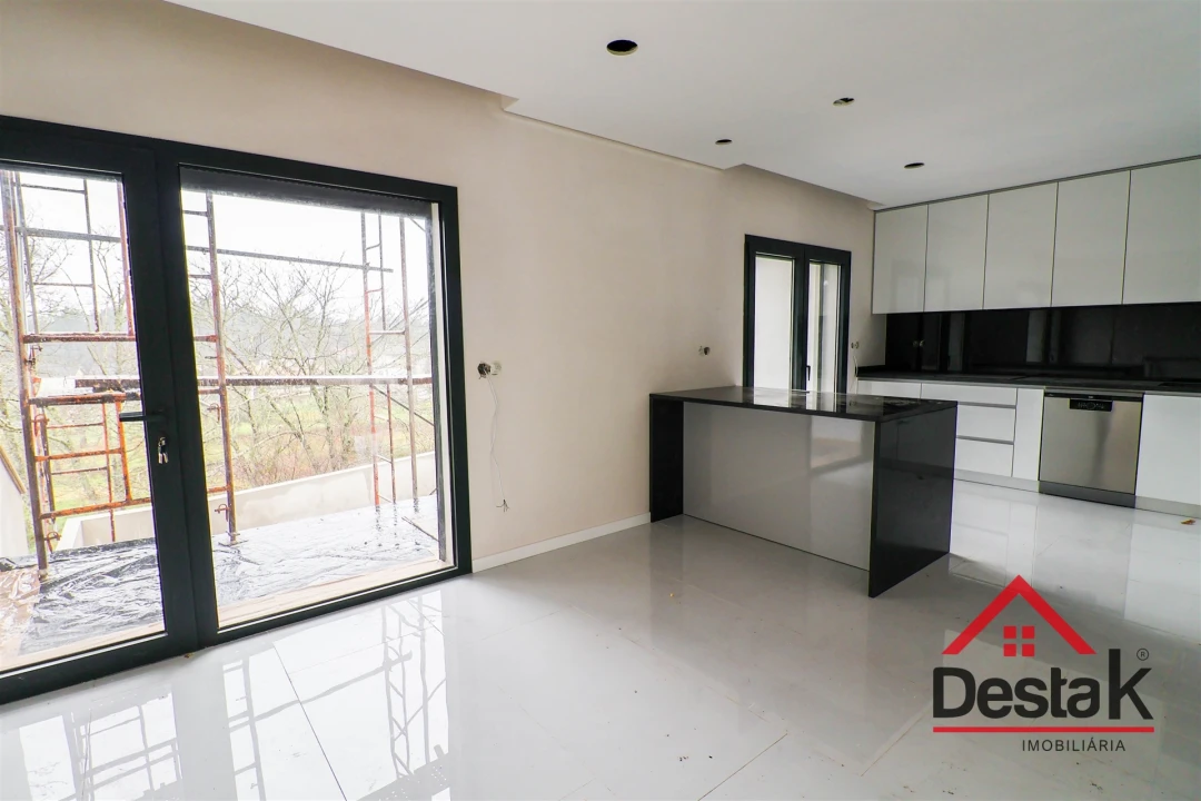 Moradia T3 para Venda em Campo Foto 5