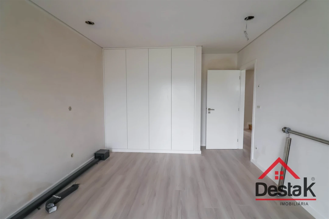 Moradia T3 para Venda em Campo Foto 11