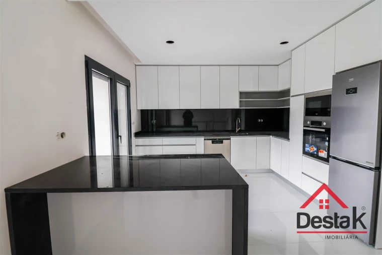 Moradia T3 para Venda em Campo Foto 2