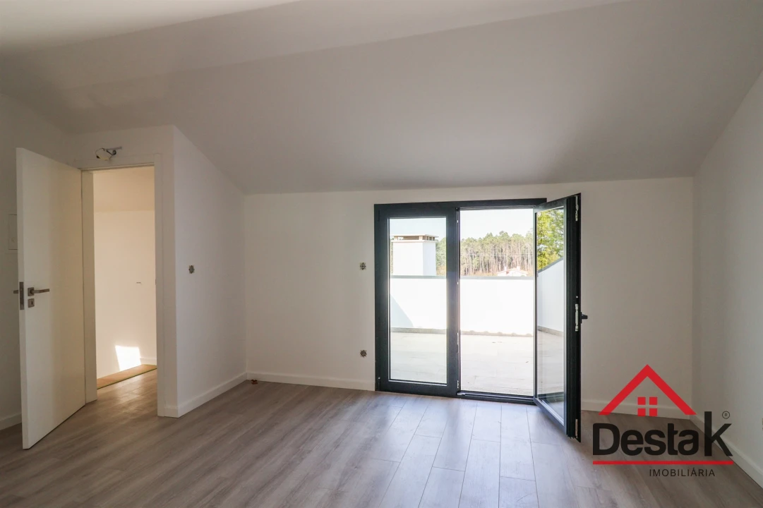 Moradia T3 para Venda em Campo Foto 21