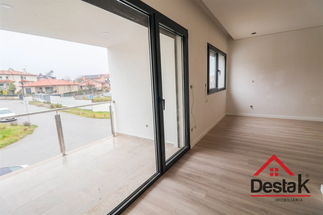 Moradia T3 para Venda em Campo Foto 18