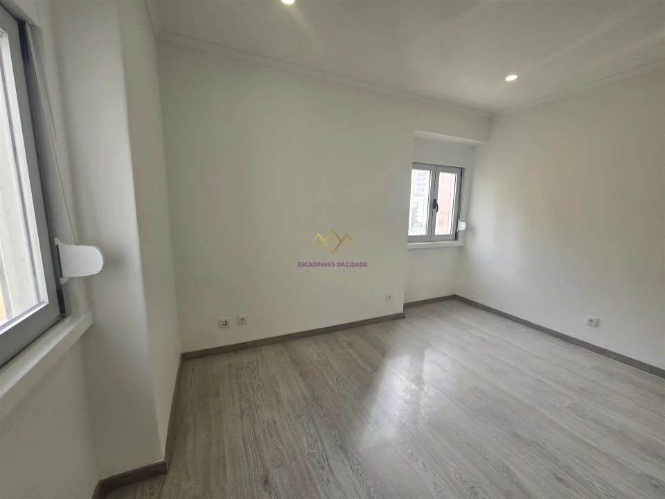 Apartamento T2 para Venda em Venteira Foto 5