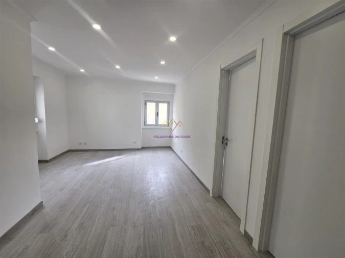 Apartamento T2 para Venda em Venteira Foto 3