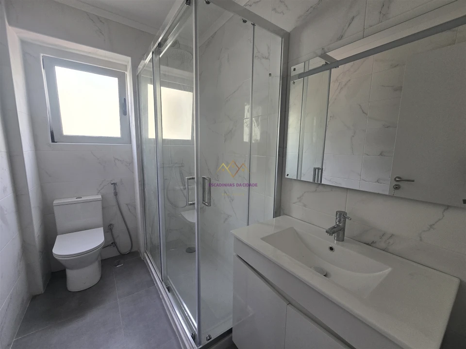 Apartamento T2 para Venda em Venteira Foto 13