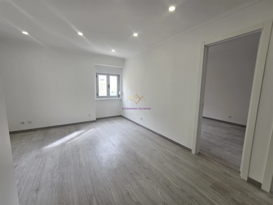 Apartamento T2 para Venda em Venteira Foto 7
