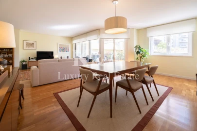 Apartamento T4 para Venda em Aldoar, Foz do Douro e Nevogilde