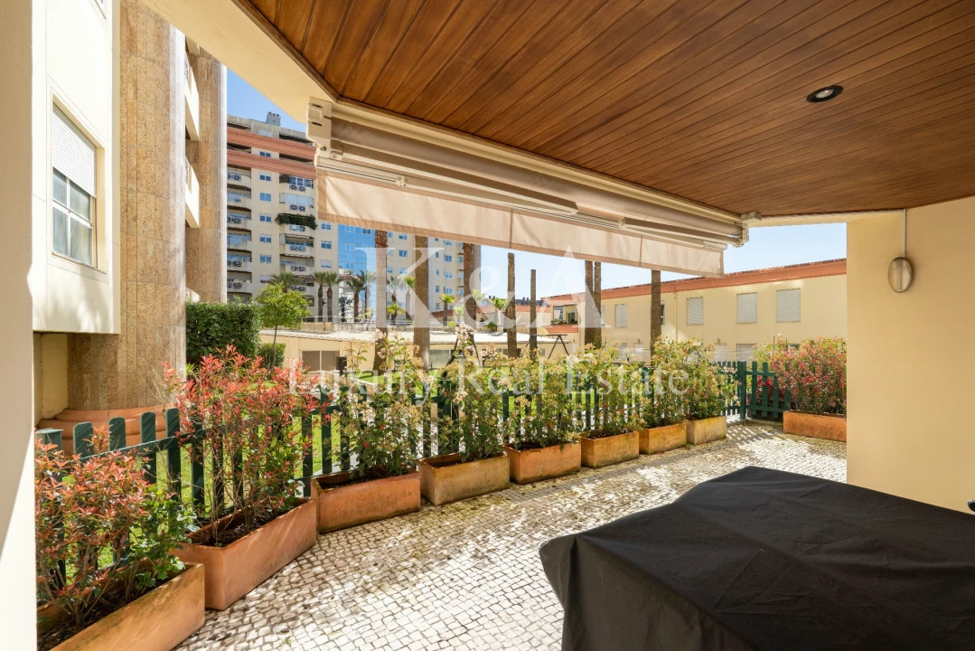Apartamento T4 para Venda em Aldoar, Foz do Douro e Nevogilde Foto 1