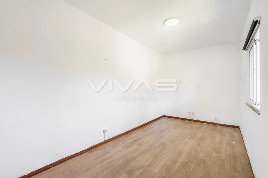 Moradia T4 para Venda em Navió e Vitorino dos Piães Foto 30