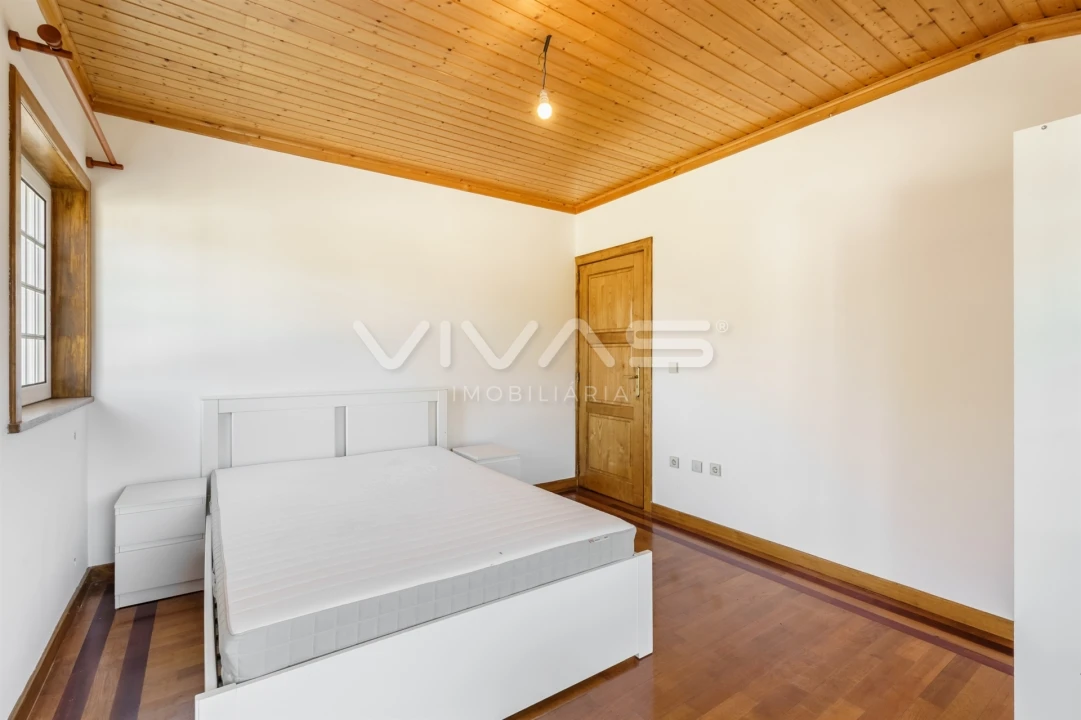 Moradia T4 para Venda em Navió e Vitorino dos Piães Foto 23