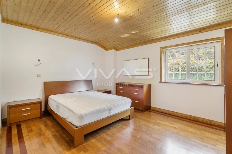 Moradia T4 para Venda em Navió e Vitorino dos Piães Foto 20