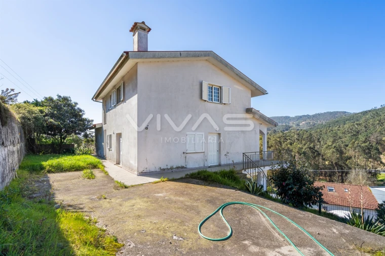 Moradia T4 para Venda em Navió e Vitorino dos Piães Foto 34