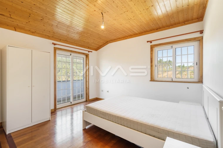 Moradia T4 para Venda em Navió e Vitorino dos Piães Foto 22