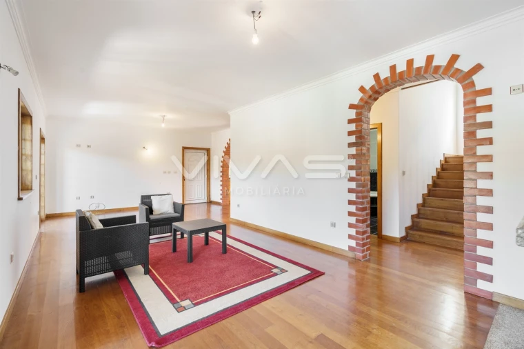 Moradia T4 para Venda em Navió e Vitorino dos Piães Foto 6