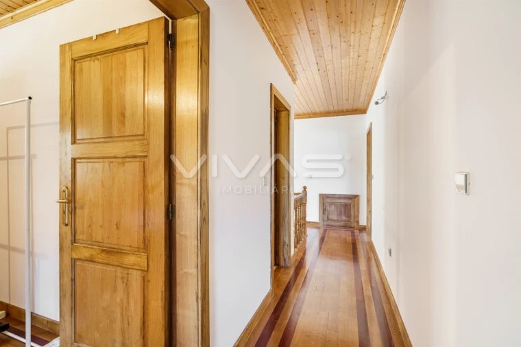 Moradia T4 para Venda em Navió e Vitorino dos Piães Foto 25