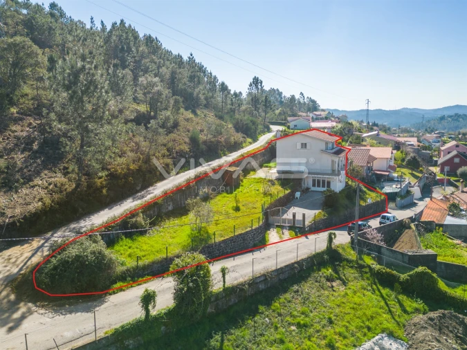 Moradia T4 para Venda em Navió e Vitorino dos Piães Foto 37