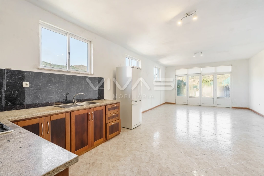 Moradia T4 para Venda em Navió e Vitorino dos Piães Foto 29