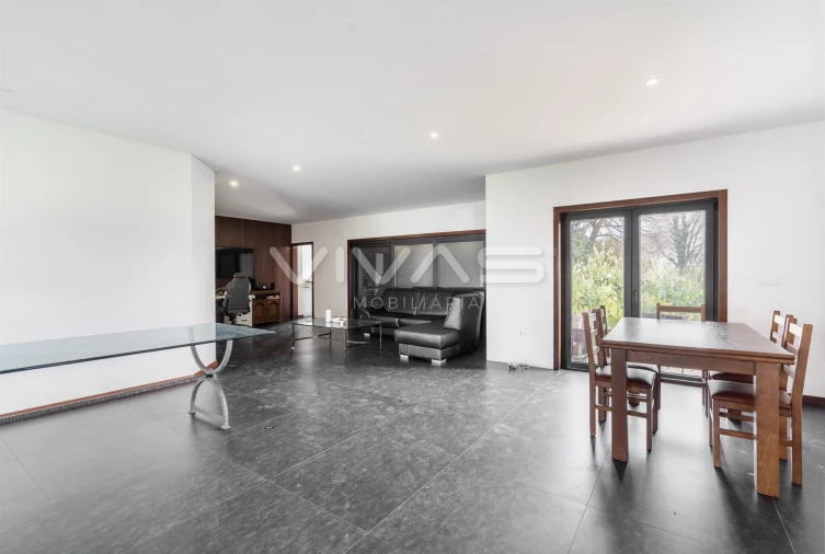 Moradia T3 para Venda em Sande, Vilarinho, Barros e Gomide Foto 8