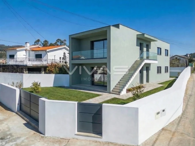 Moradia T2 para Venda em Carreiras (São Miguel) e Carreiras (Santiago)