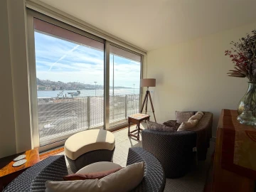 Apartamento T5 para Arrendamento em Lordelo do Ouro e Massarelos