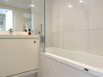 Apartamento T5 para Arrendamento em Lordelo do Ouro e Massarelos