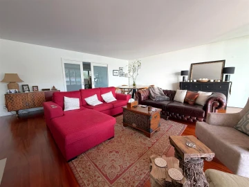 Apartamento T5 para Arrendamento em Lordelo do Ouro e Massarelos