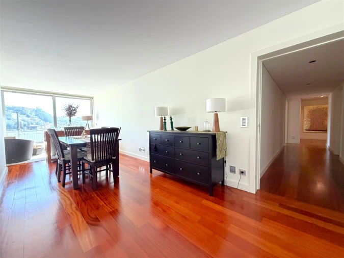 Apartamento T5 para Arrendamento em Lordelo do Ouro e Massarelos Foto 9