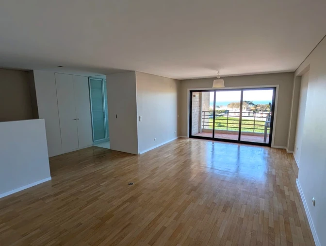 Apartamento T3 para Arrendamento em Aldoar, Foz do Douro e Nevogilde Foto 4