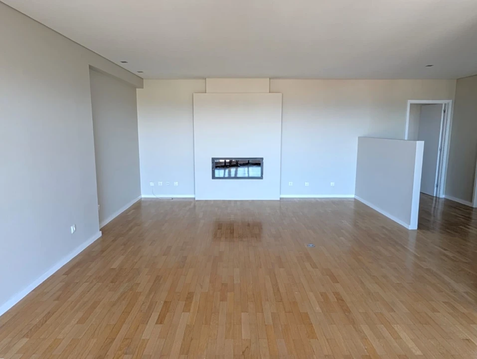 Apartamento T3 para Arrendamento em Aldoar, Foz do Douro e Nevogilde Foto 2