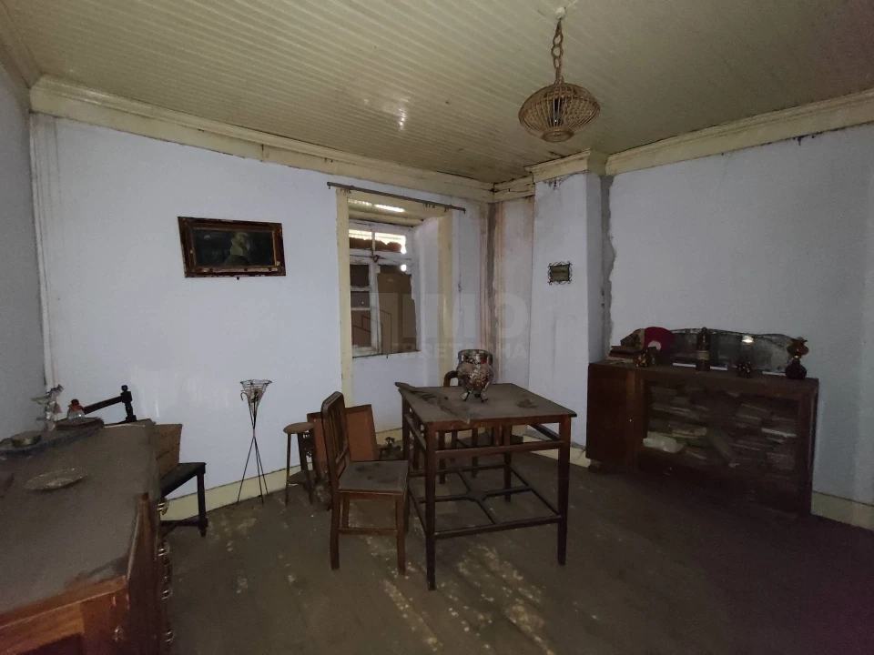 Moradia T7 para Venda em Peso e Vales do Rio Foto 22