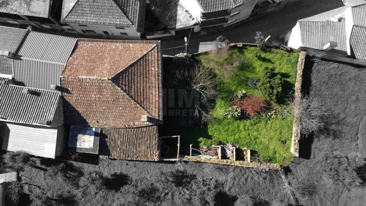 Moradia T7 para Venda em Peso e Vales do Rio Foto 4