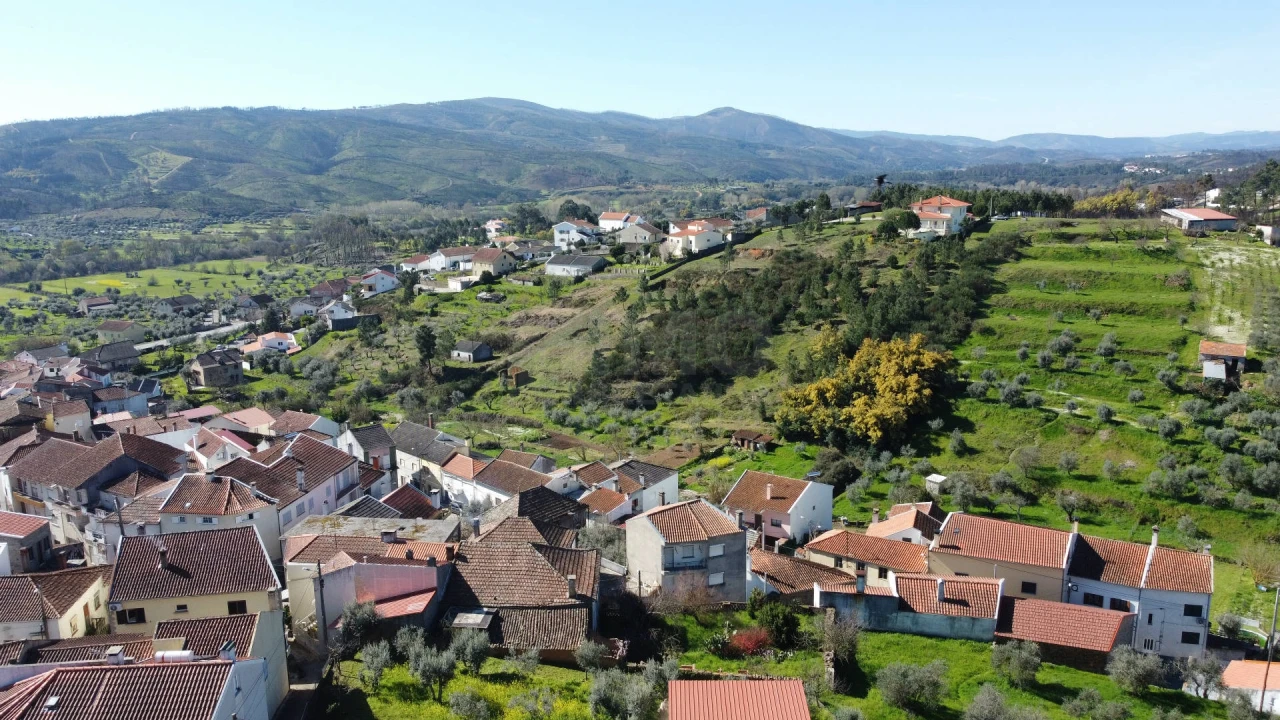 Moradia T7 para Venda em Peso e Vales do Rio Foto 38