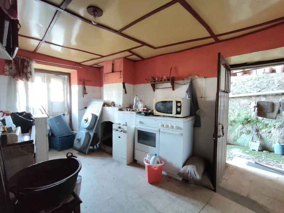 Moradia T7 para Venda em Peso e Vales do Rio Foto 13