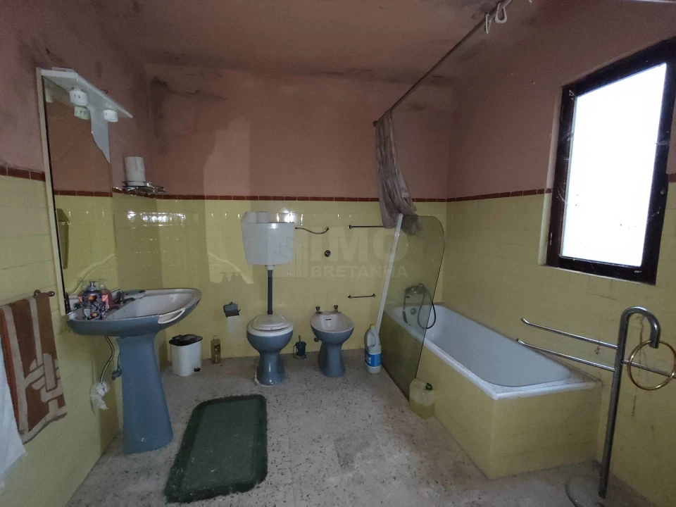 Moradia T7 para Venda em Peso e Vales do Rio Foto 24