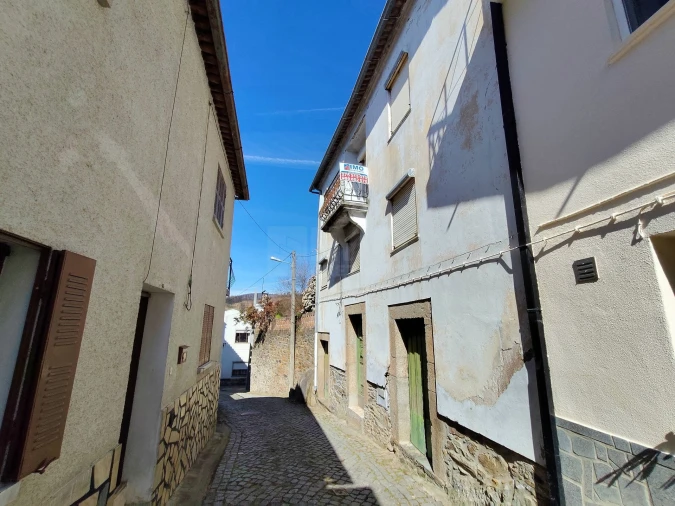 Moradia T7 para Venda em Peso e Vales do Rio Foto 37