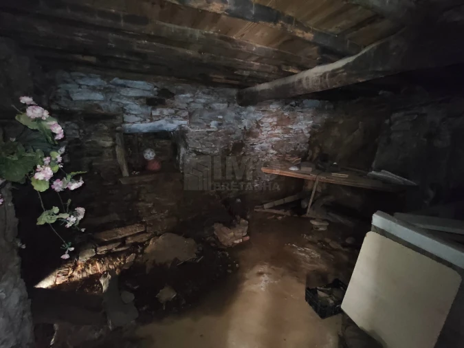 Moradia T7 para Venda em Peso e Vales do Rio Foto 34