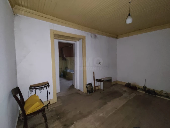 Moradia T7 para Venda em Peso e Vales do Rio Foto 23