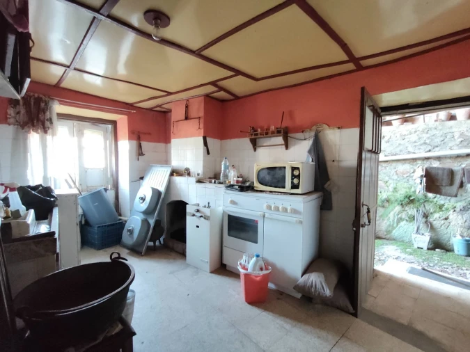 Moradia T7 para Venda em Peso e Vales do Rio Foto 13