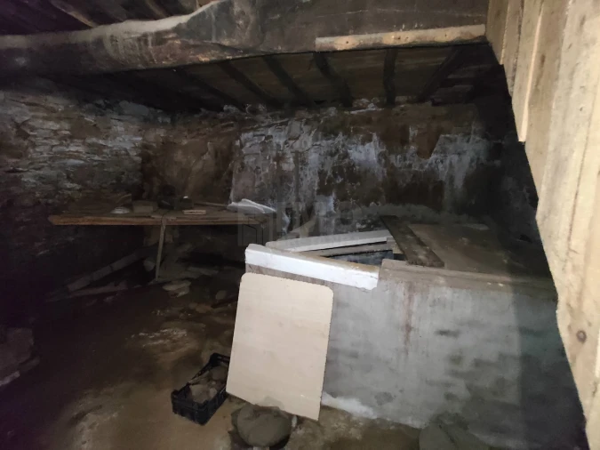 Moradia T7 para Venda em Peso e Vales do Rio Foto 35