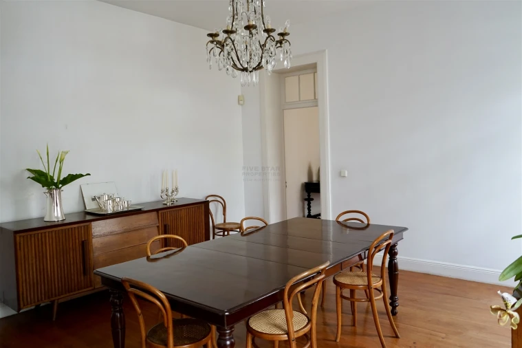 Moradia T4 para Venda em Santo Antonio Foto 5