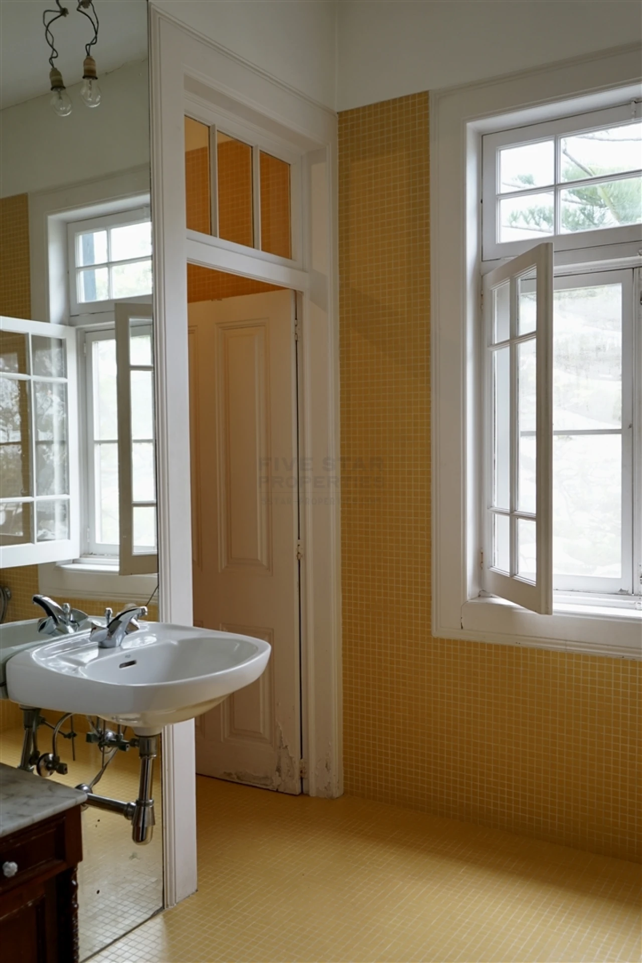 Moradia T4 para Venda em Santo Antonio Foto 28