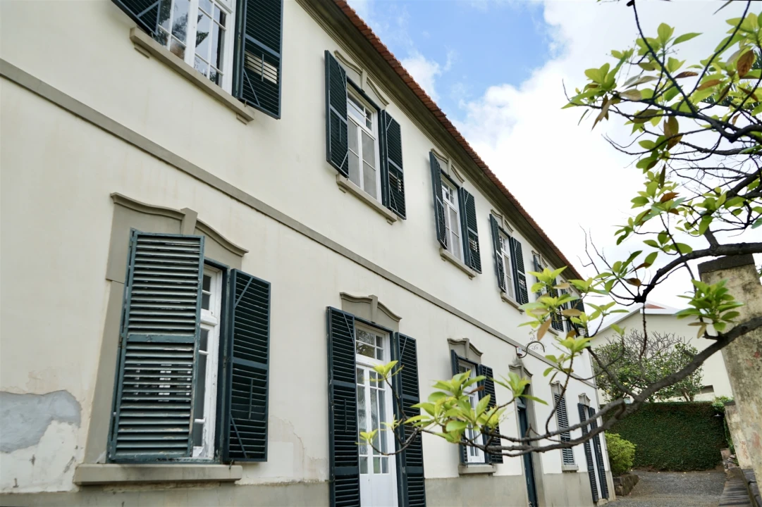 Moradia T4 para Venda em Santo Antonio Foto 1