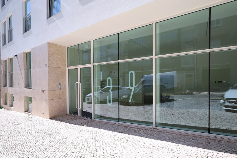 Apartamento T0 para Venda em Santo António Foto 3