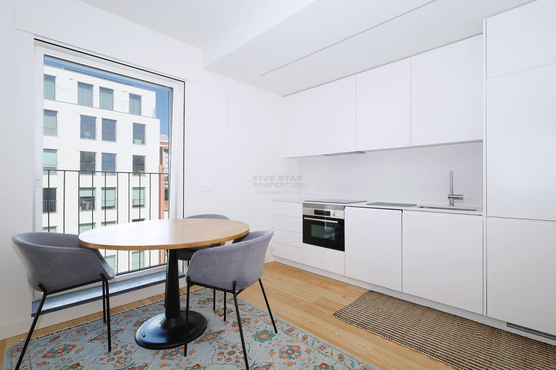 Apartamento T0 para Venda em Santo António Foto 9