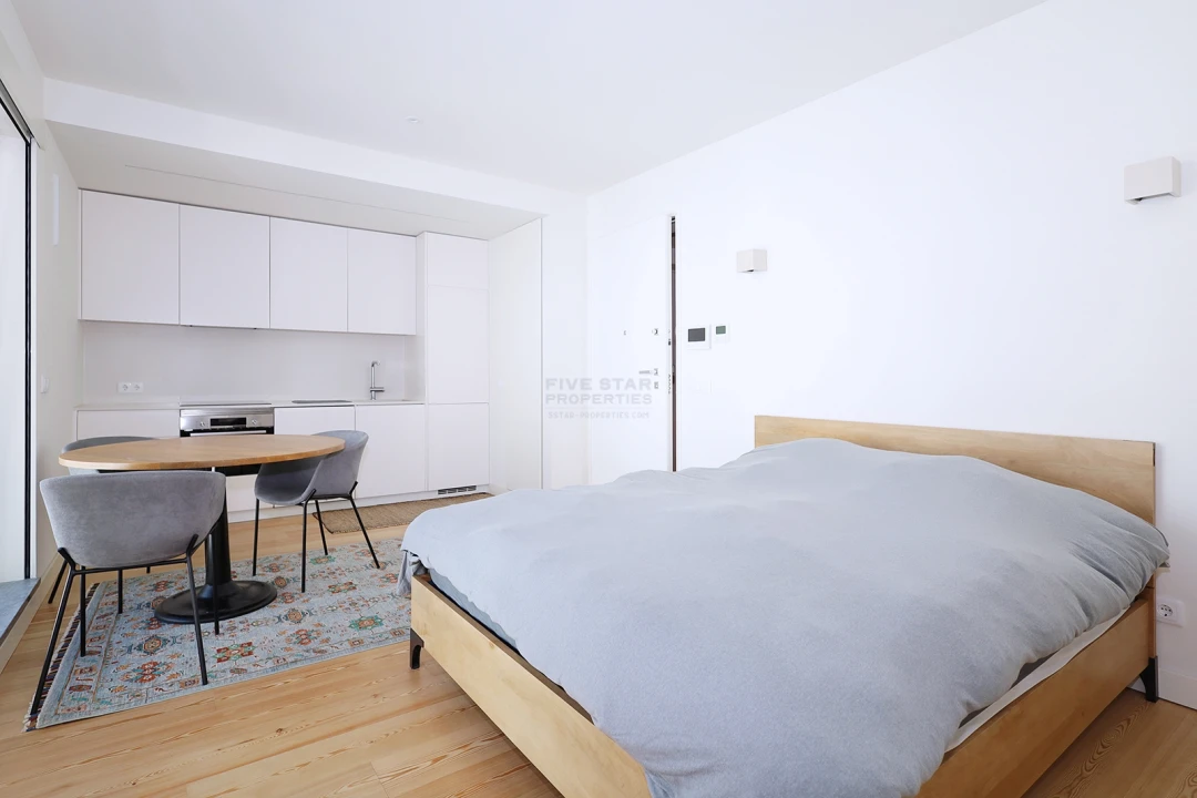 Apartamento T0 para Venda em Santo António Foto 11